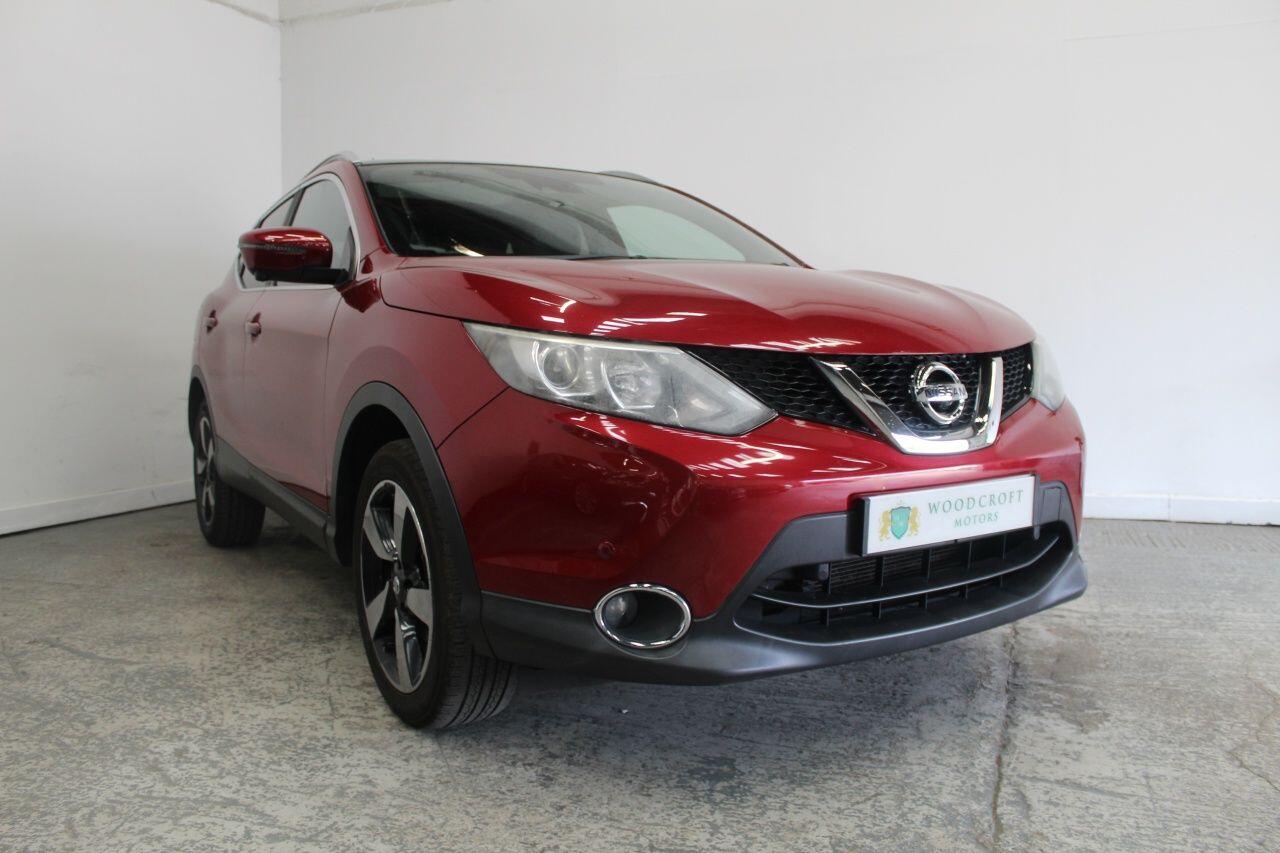 2016 Nissan Qashqai in Red for sale