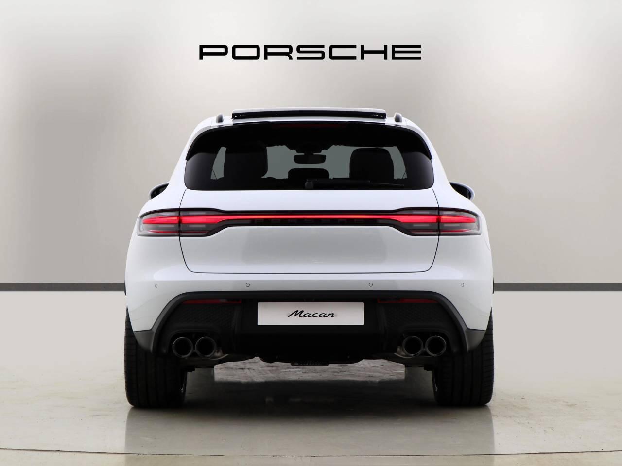 Porsche Macan view 8