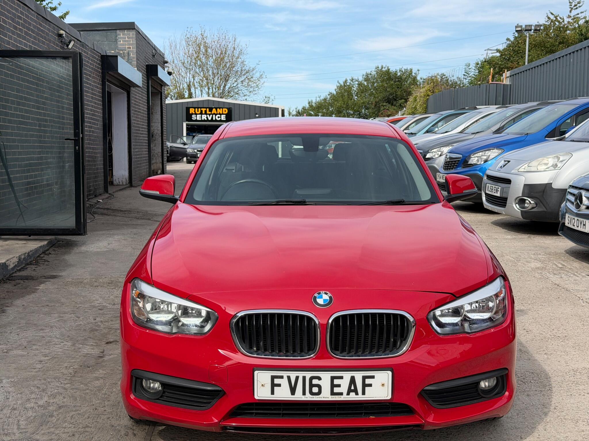 BMW 1 Series view 6