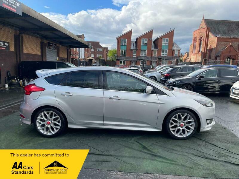 2016 Ford Focus image 8