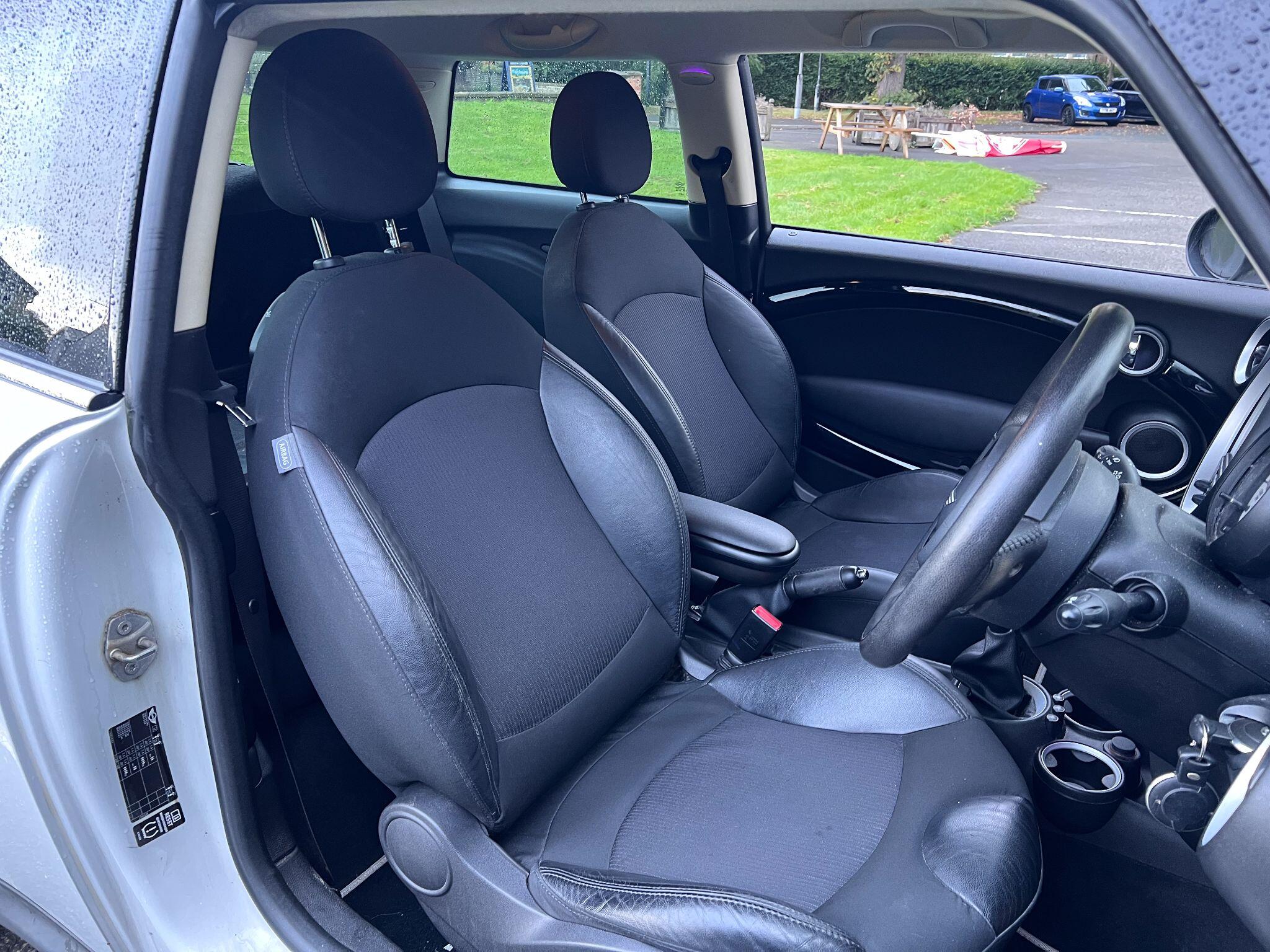 MINI Hatch view 3