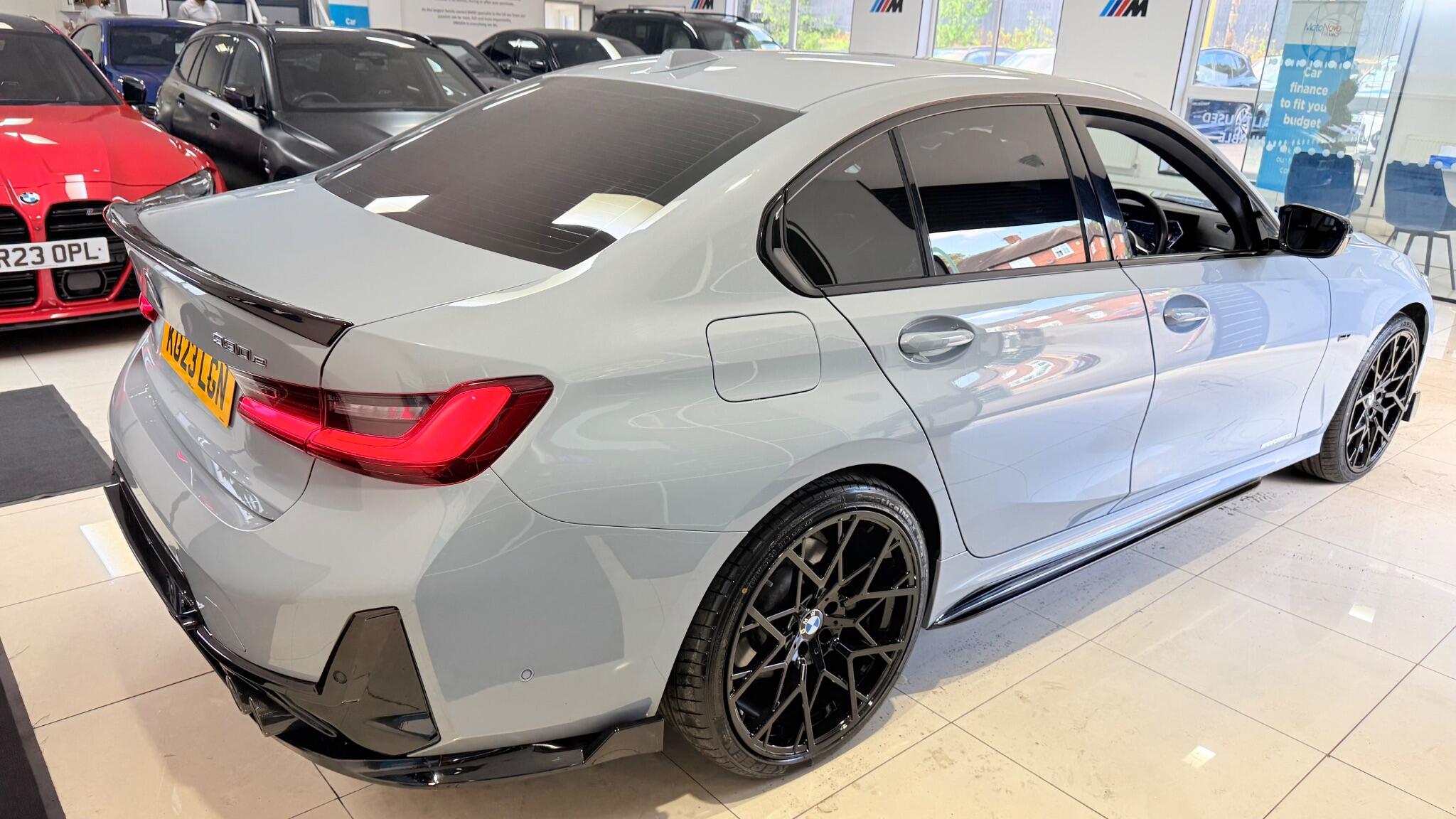 BMW 3 Series view 40