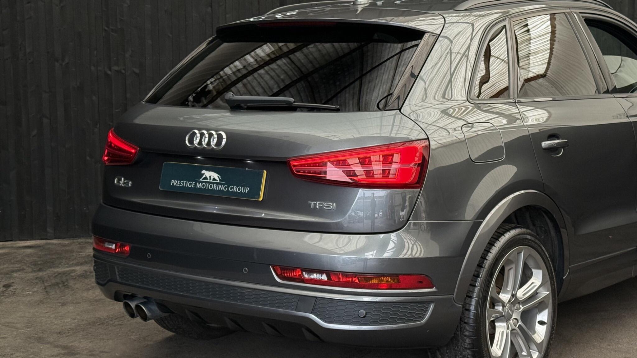 Audi Q3 view 13