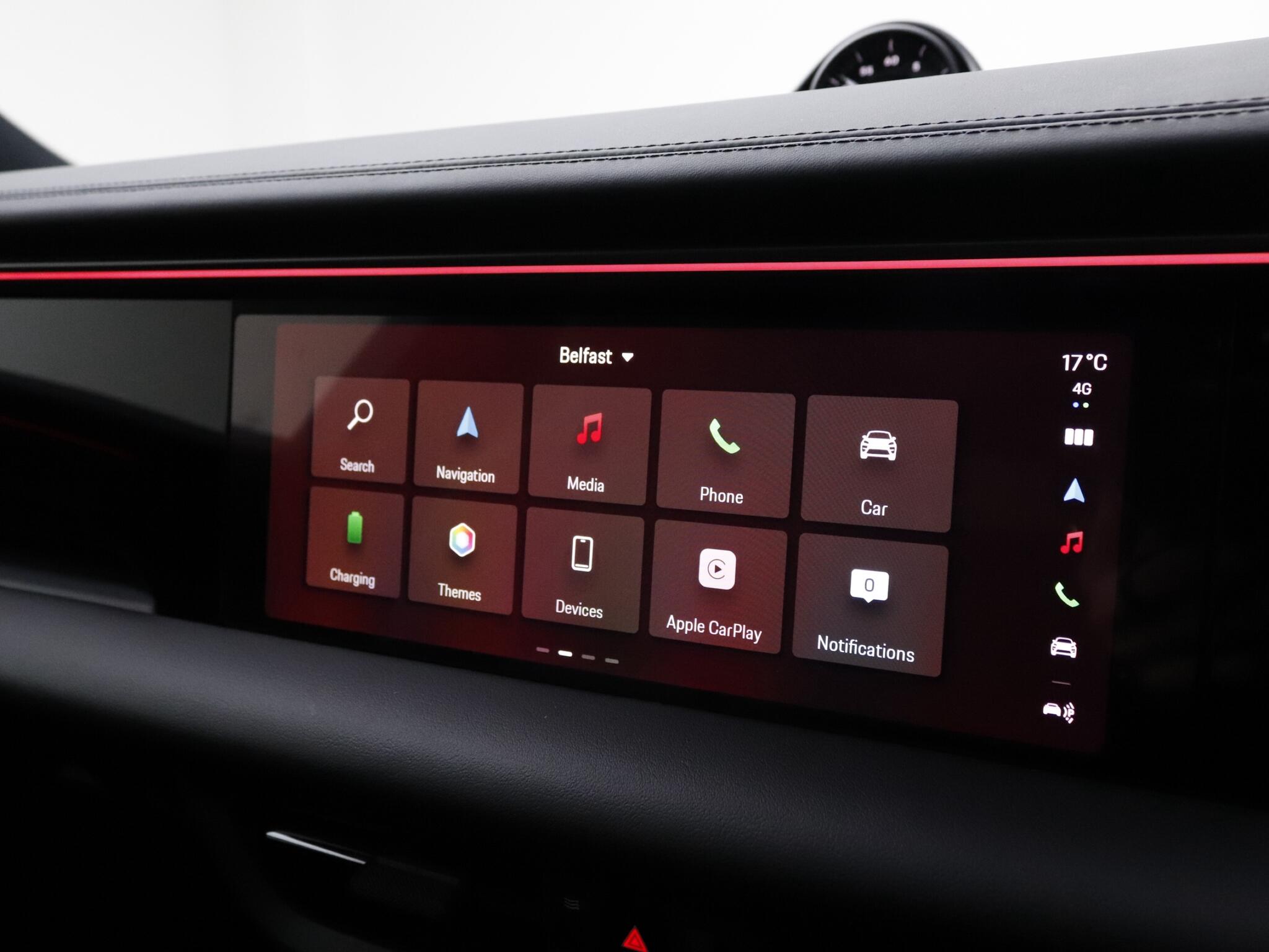 Porsche Macan view 32