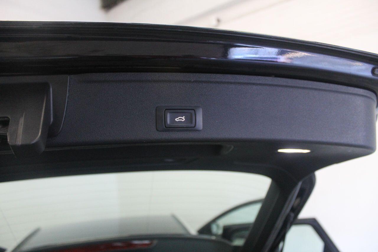 Audi A4 view 25