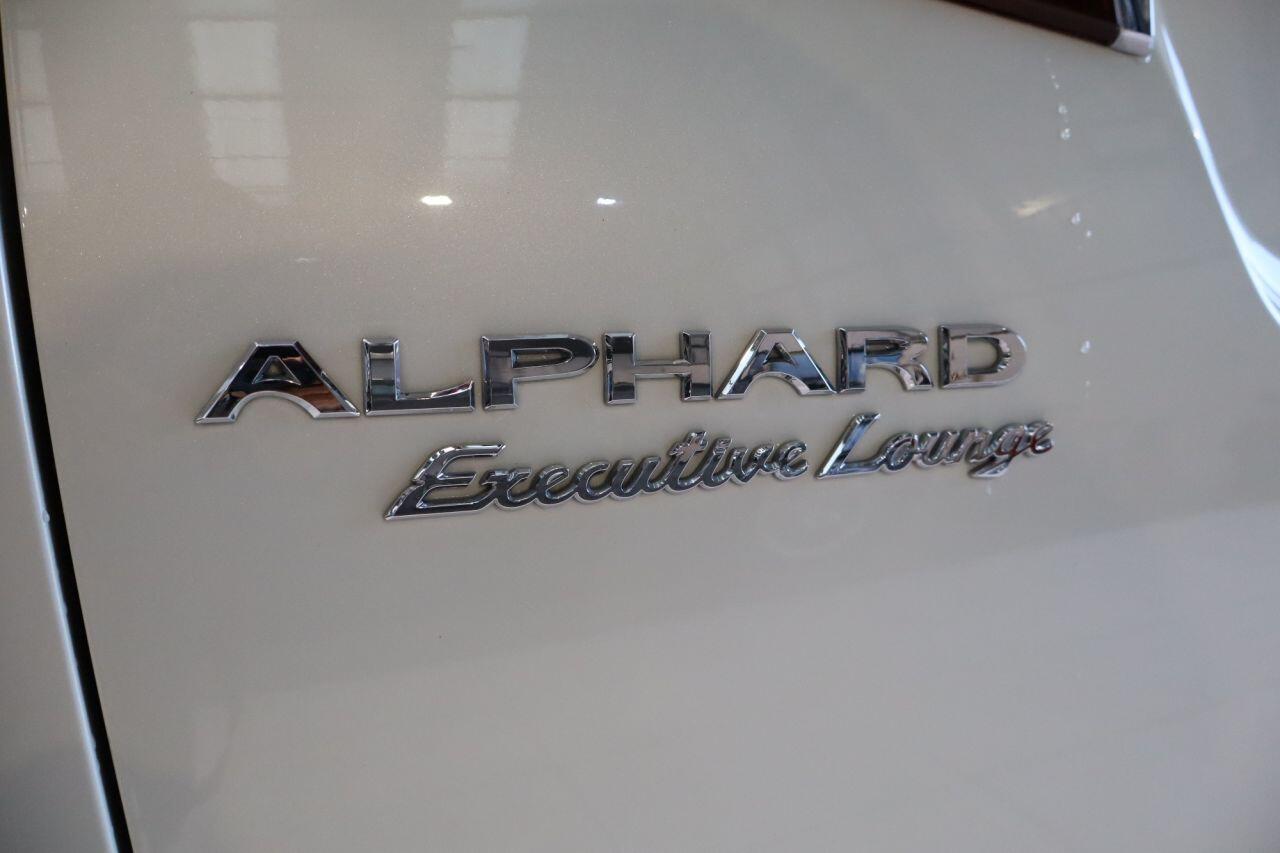 Toyota Alphard view 19