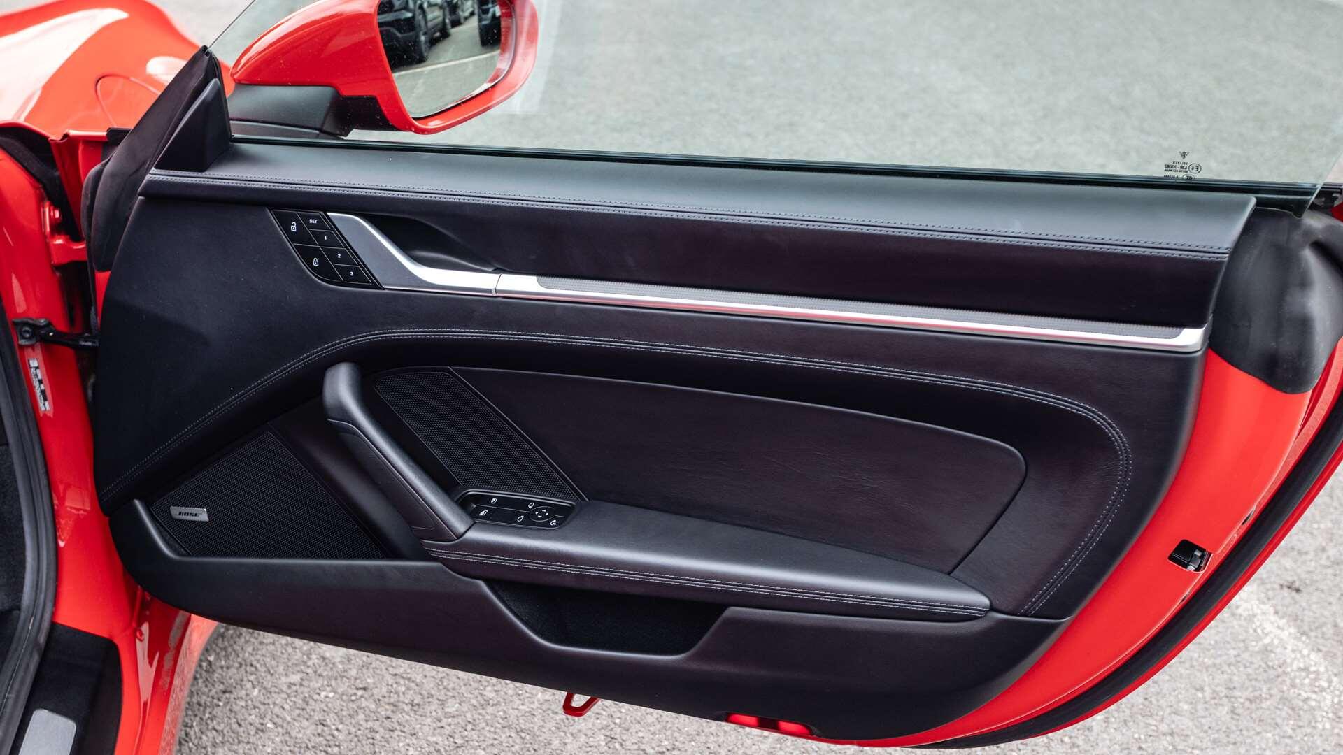 Porsche 911 view 40