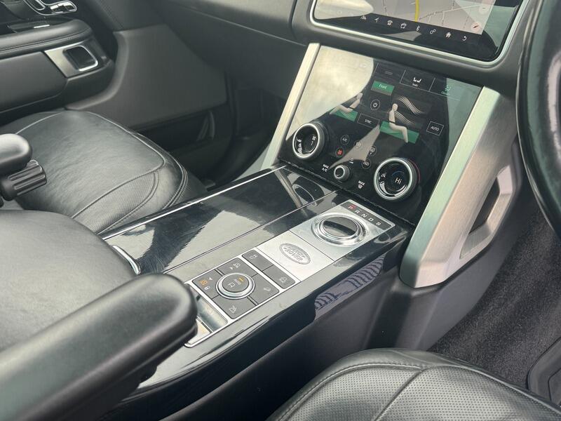 2018 Land Rover Range Rover image 38