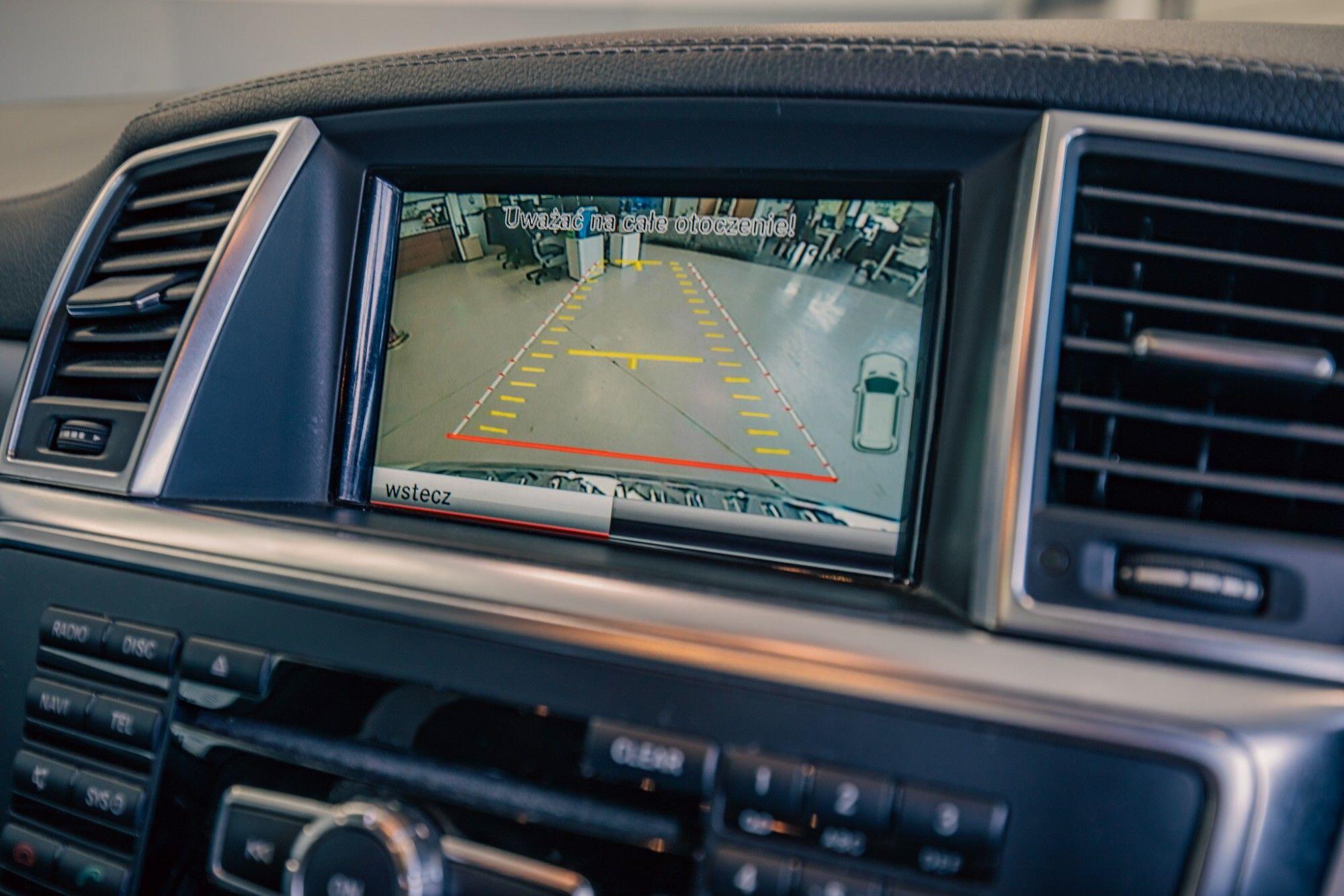 Mercedes-Benz M-Class view 21