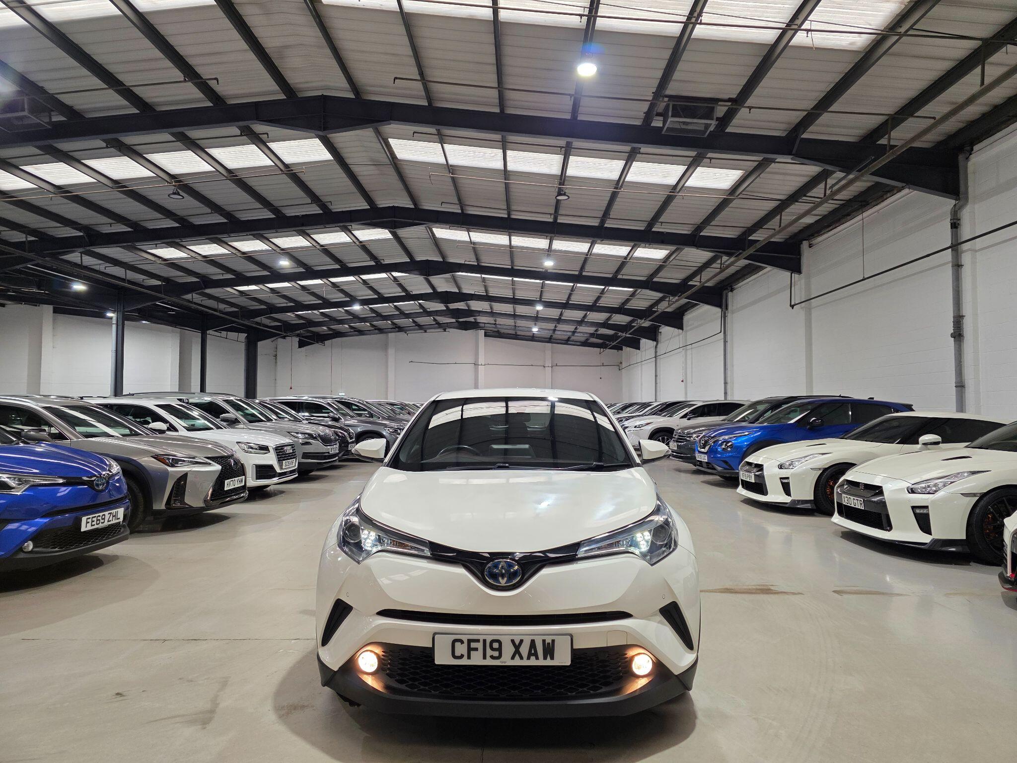 Toyota C-HR view 2