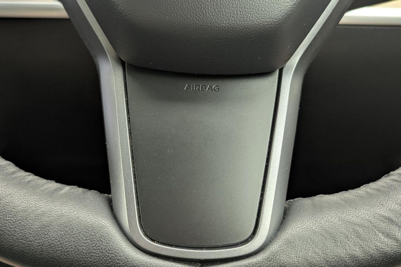 Tesla Model 3 view 34