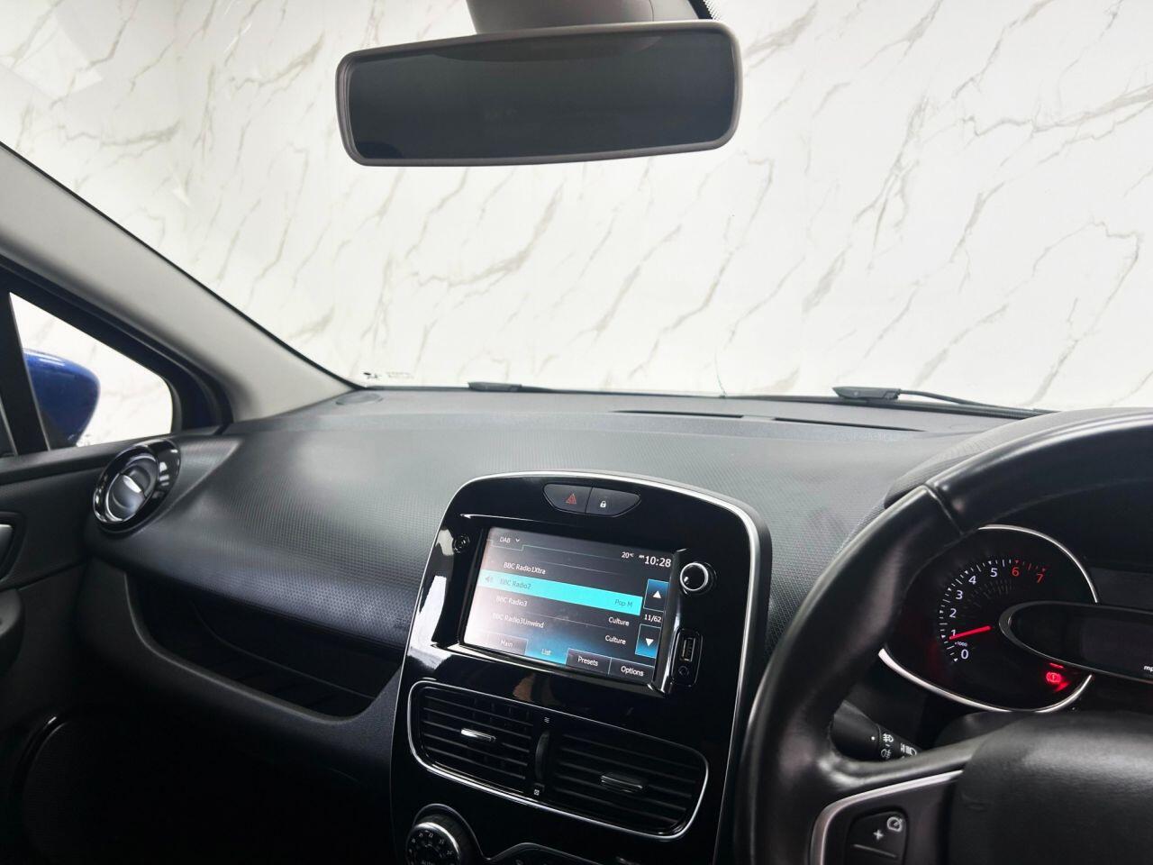 Renault Clio view 17