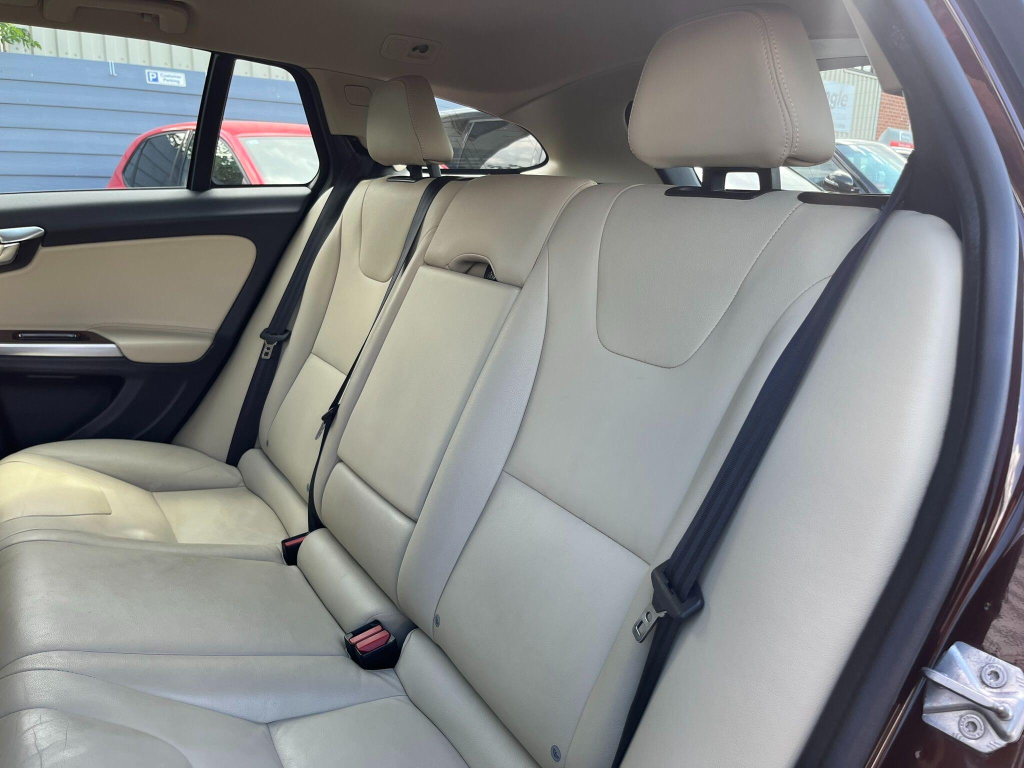 Volvo V60 view 32