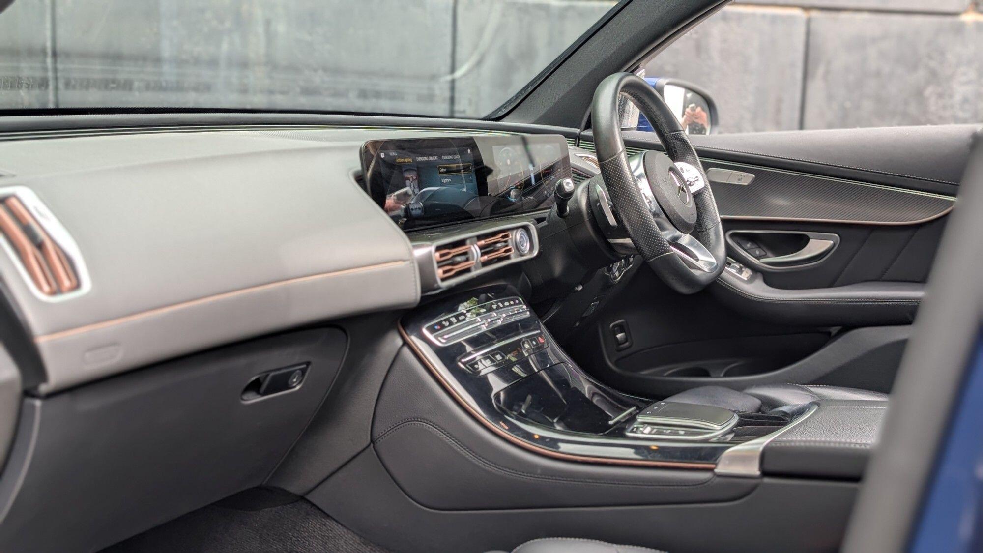 Mercedes-Benz EQC view 11