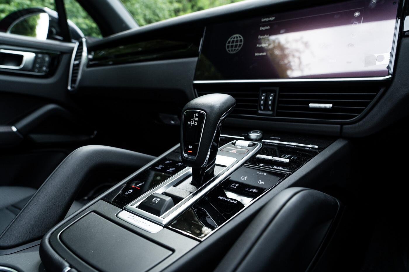 Porsche Cayenne view 31