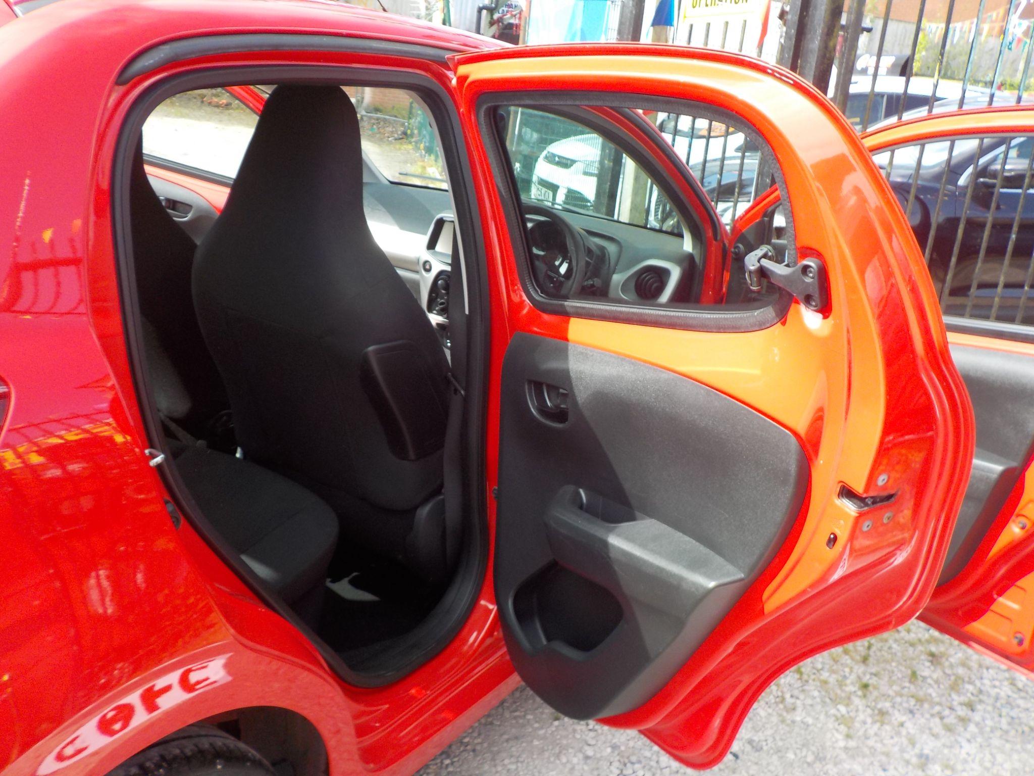 Peugeot 108 1.0 Active Euro 6 5dr