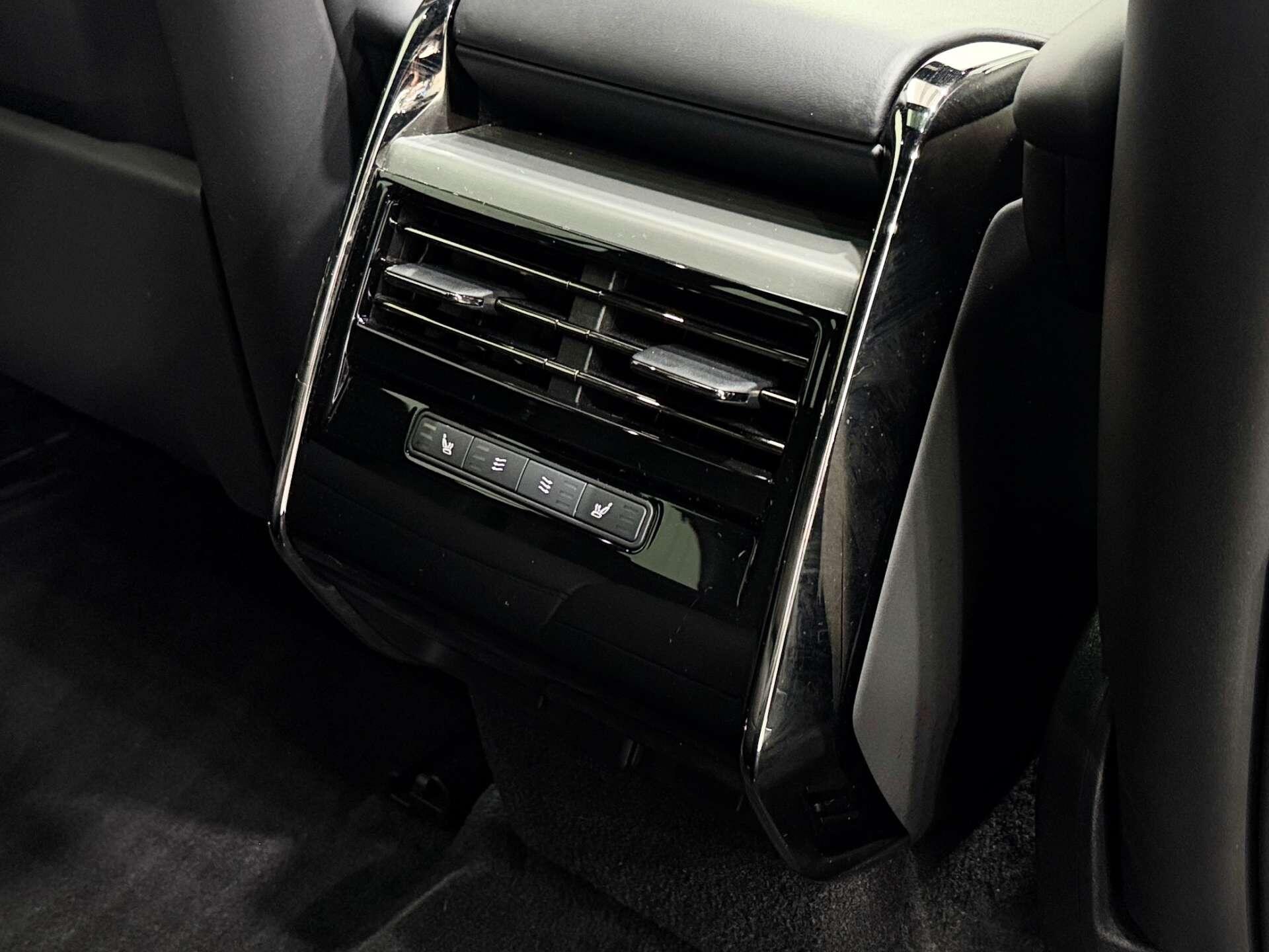 Land Rover Range Rover Sport view 14