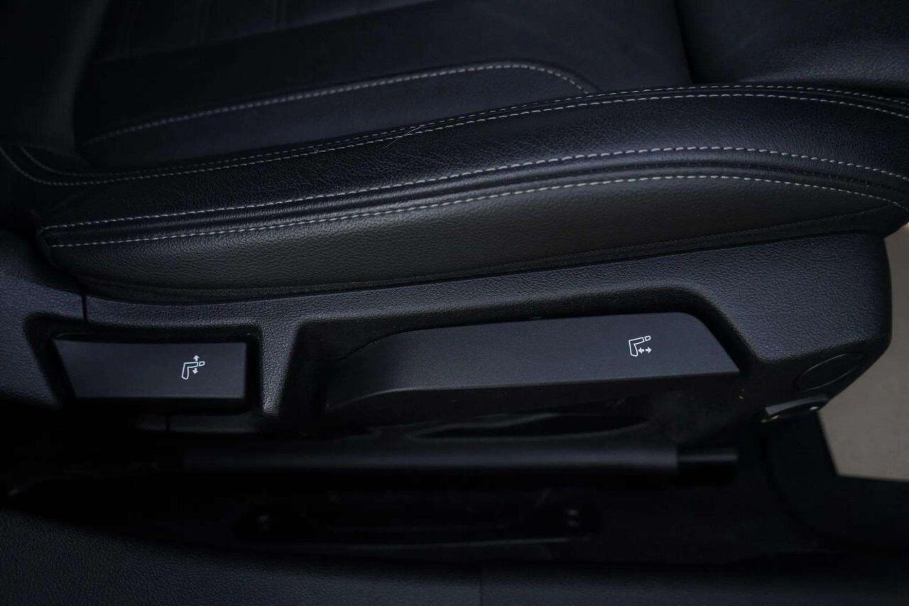 BMW 3 Series view 22