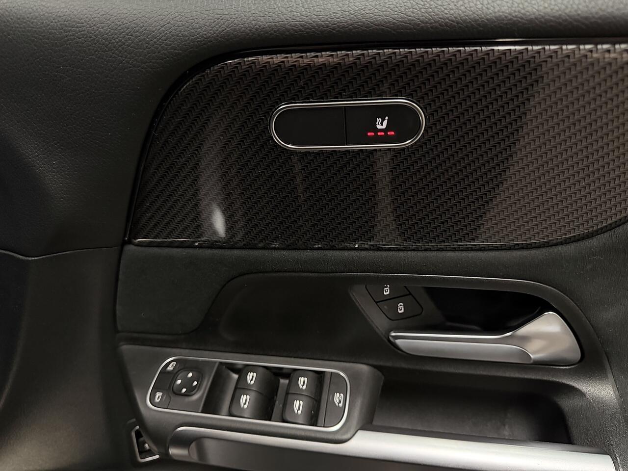 Mercedes-Benz GLB view 26