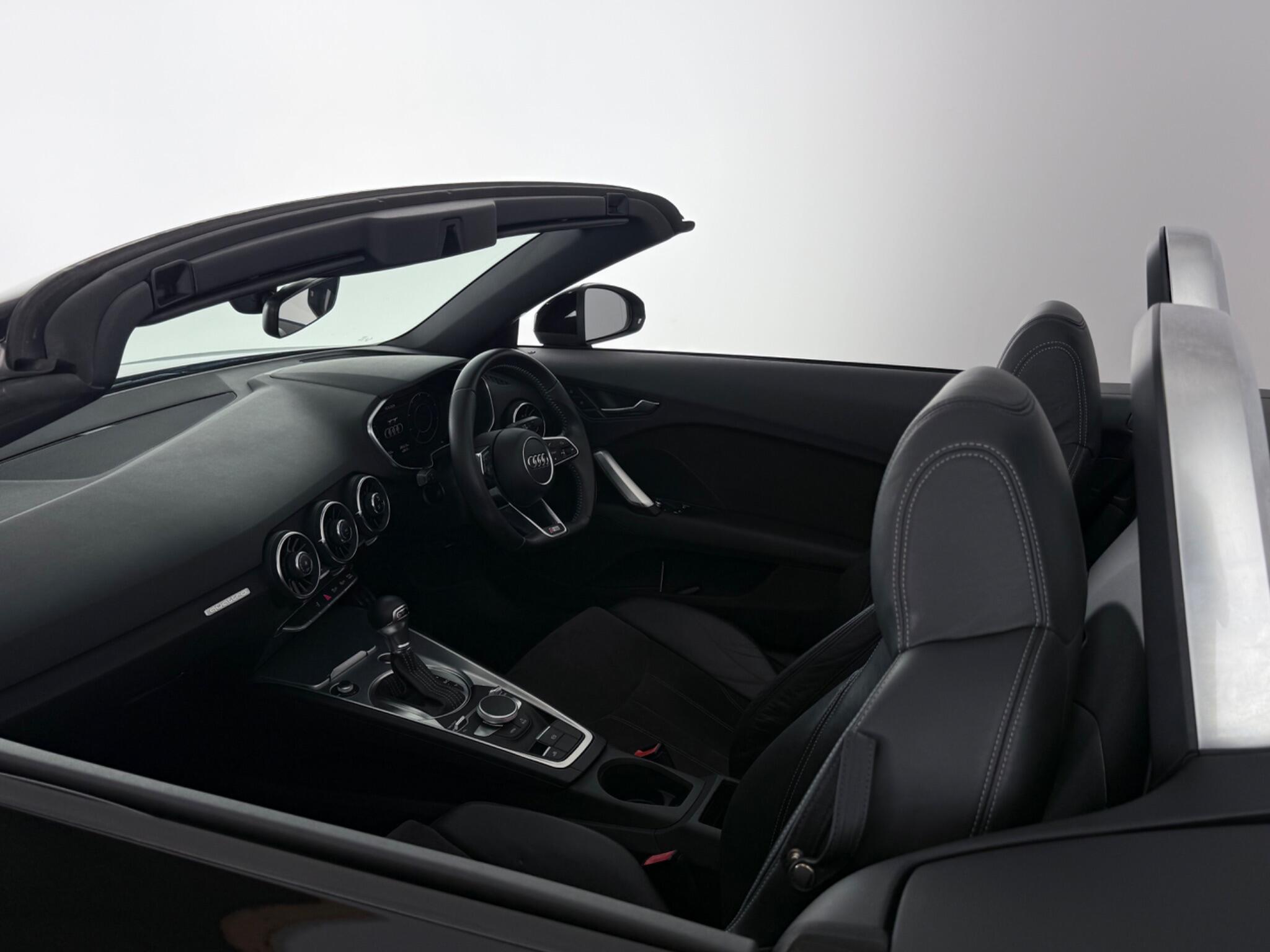 Audi TT view 36