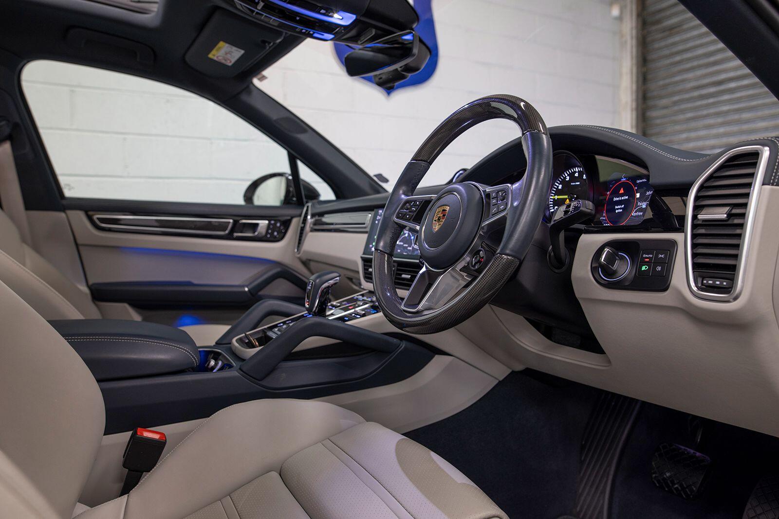 Porsche Cayenne view 13