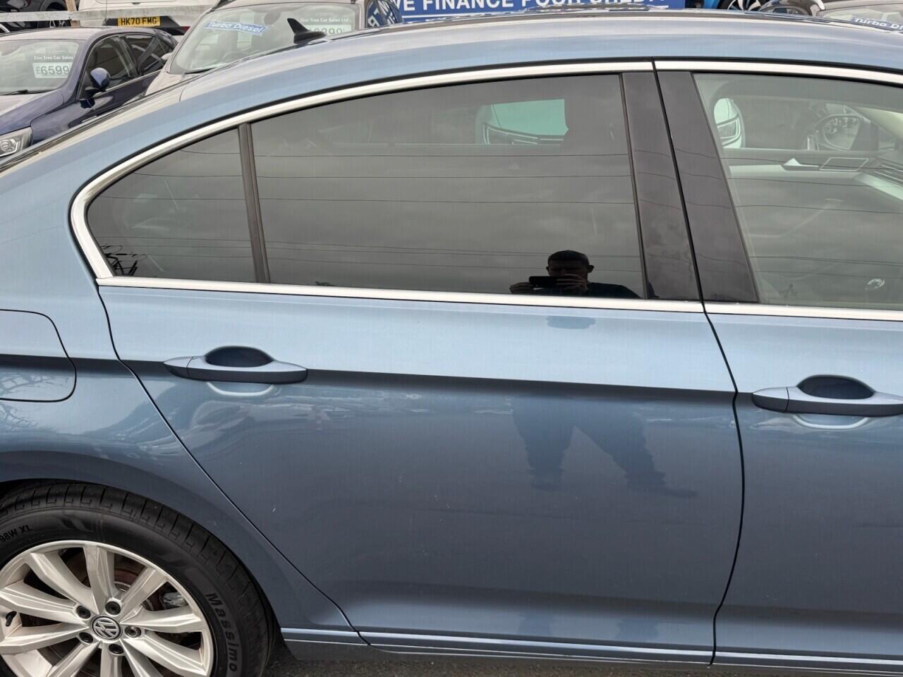 Volkswagen Passat view 31