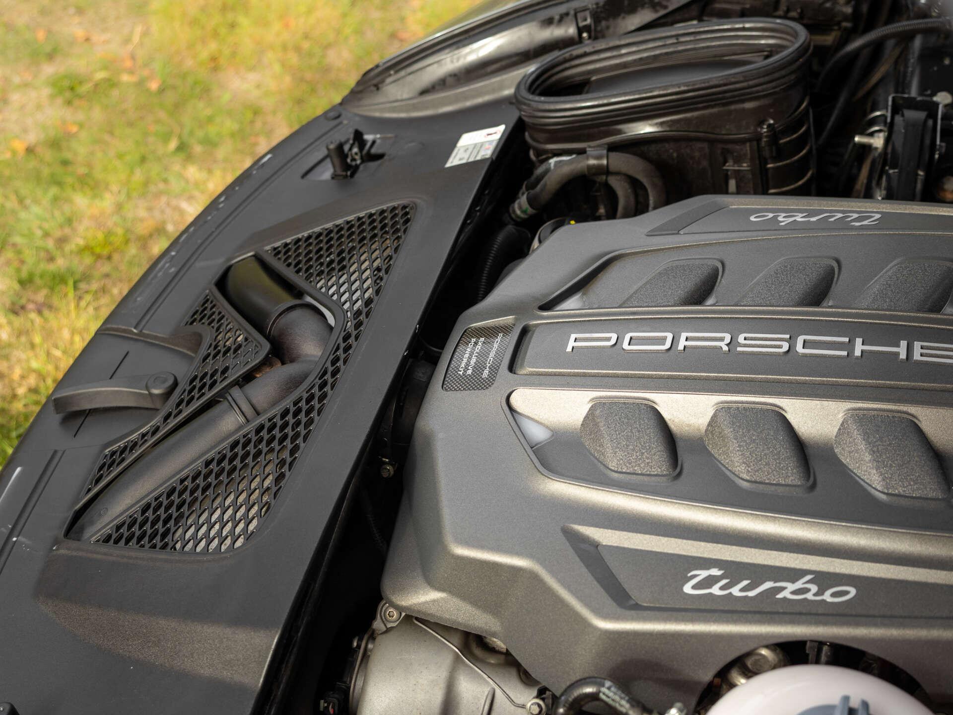 Porsche Macan view 45