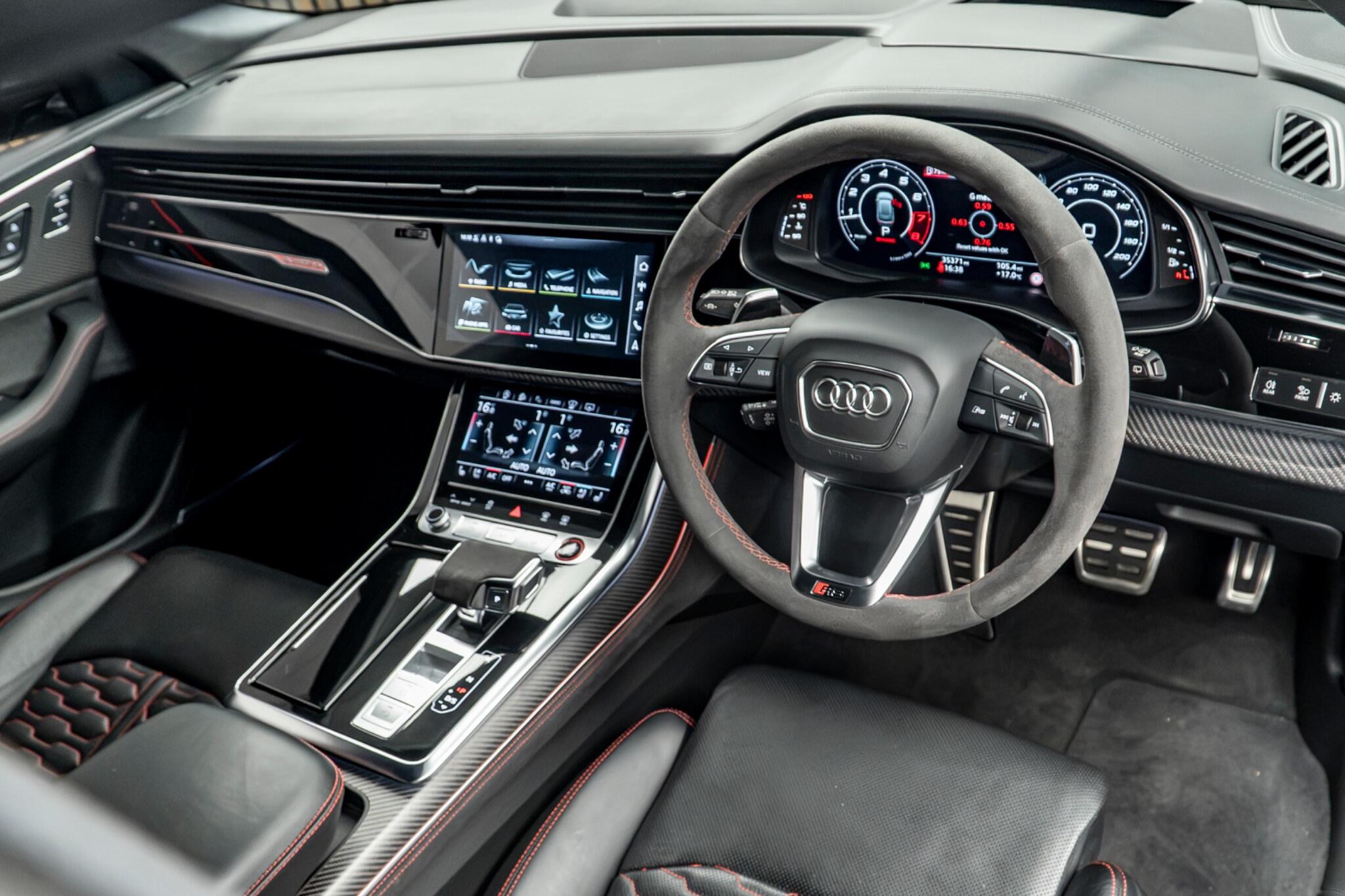 Audi RS Q8 view 23
