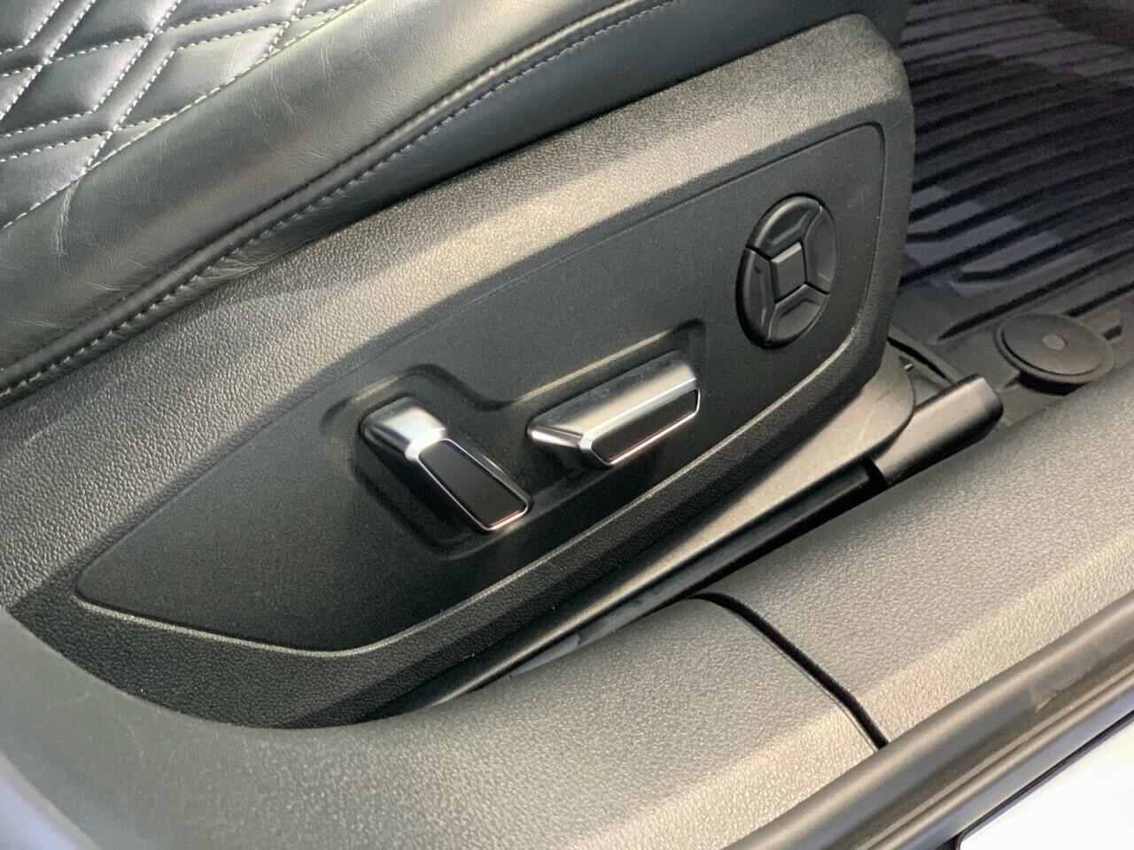 Audi S6 Avant view 40