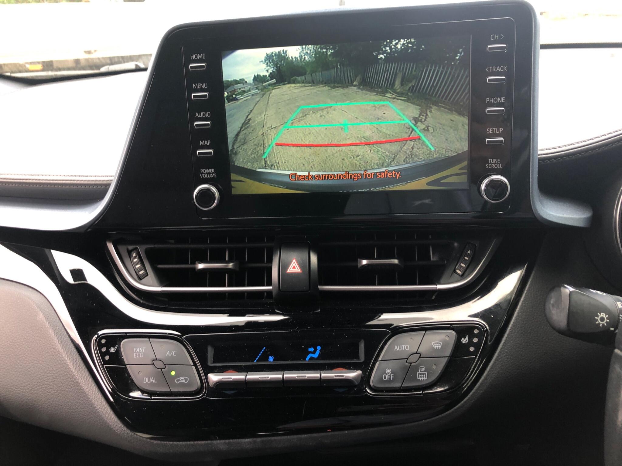 Toyota C-HR view 12