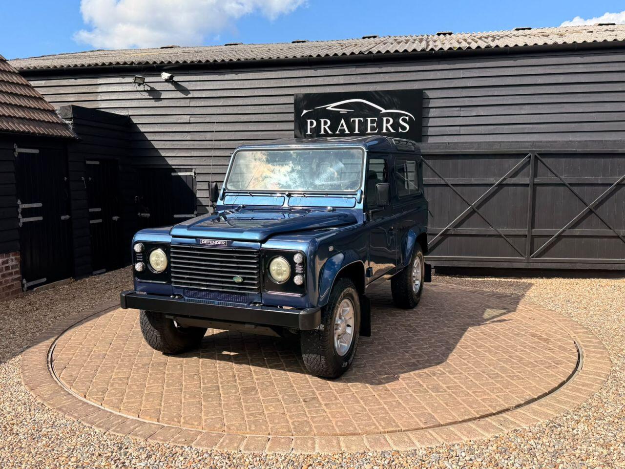 Land Rover Defender view 21
