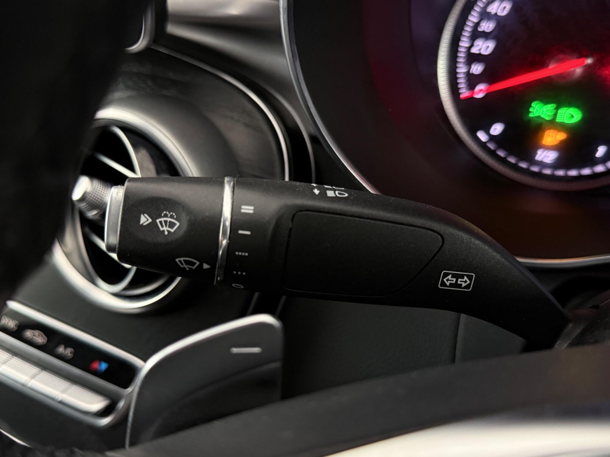Mercedes-Benz C-Class view 14