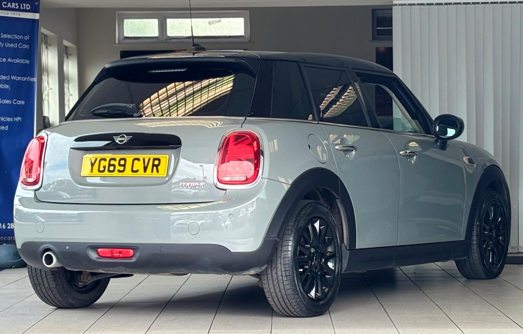 Mini Hatch view 8
