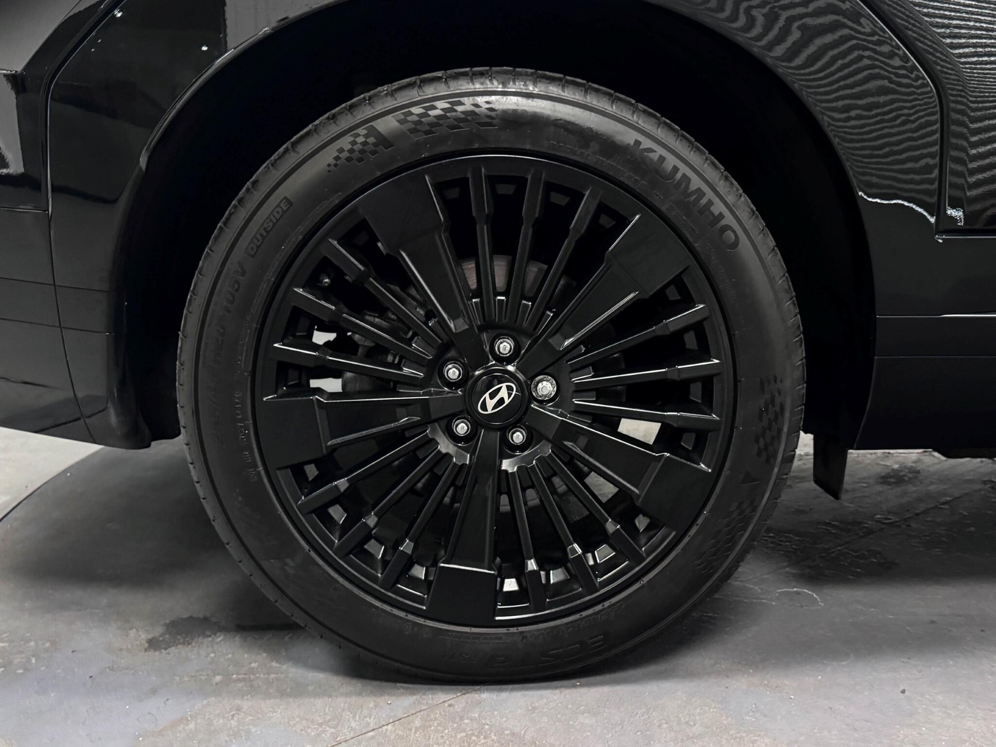 Hyundai Santa Fe view 65