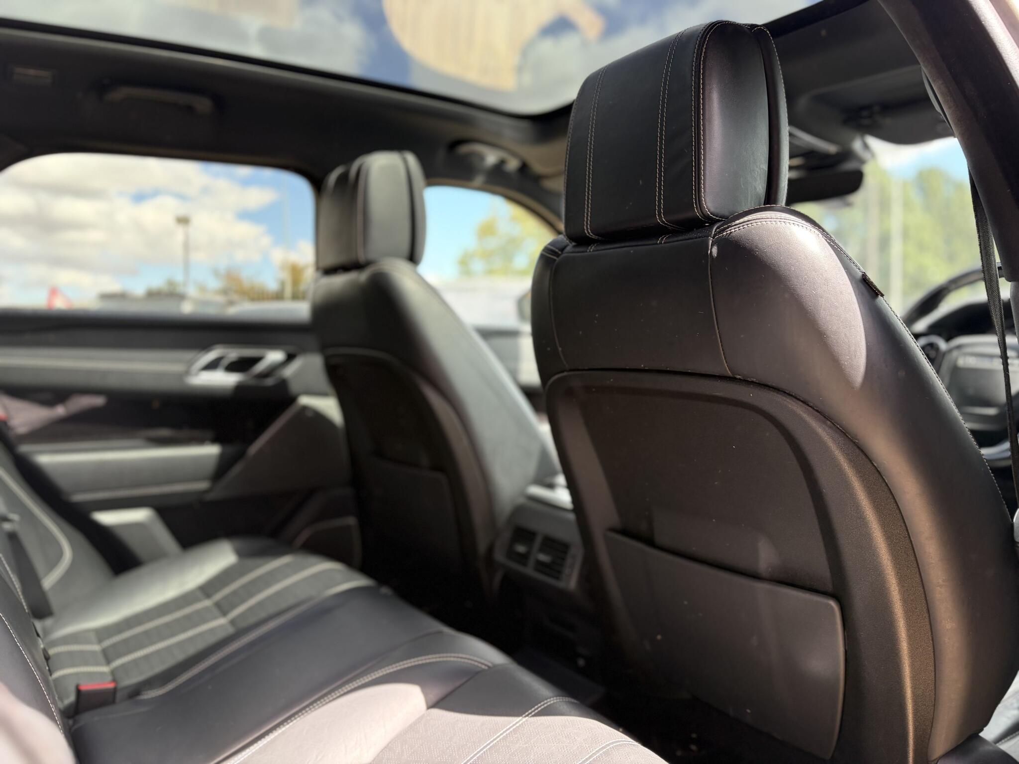 Land Rover Range Rover Velar view 19