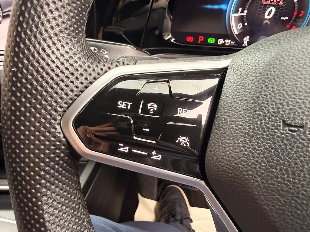 Volkswagen Golf view 46