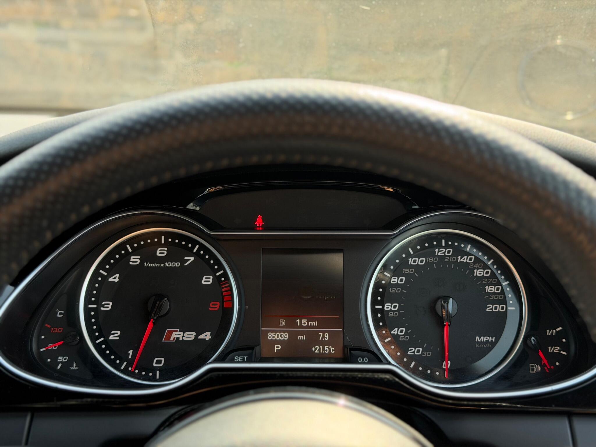 Audi RS4 view 23