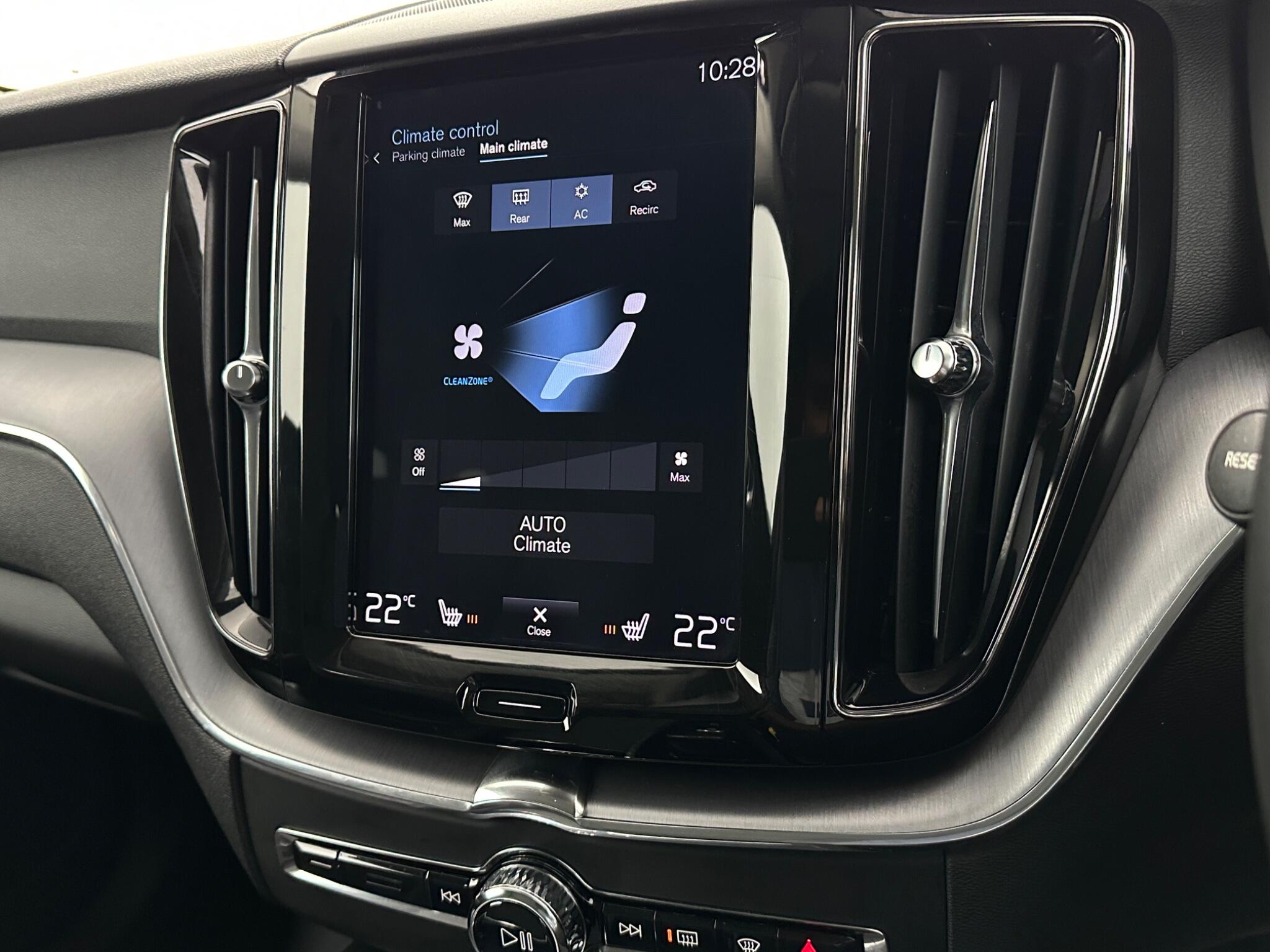 Volvo XC60 view 26