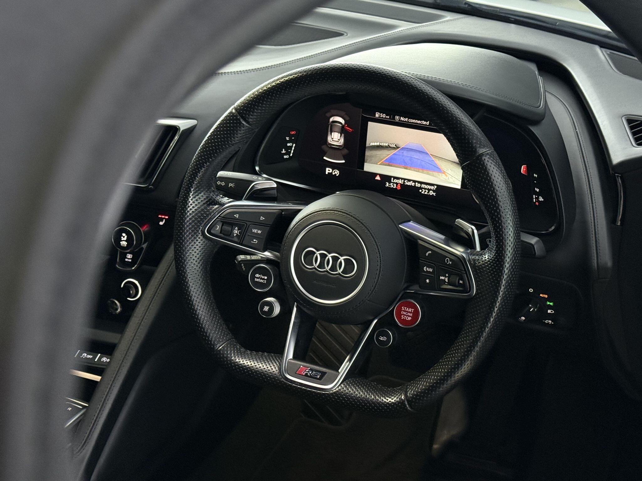 Audi R8 view 19