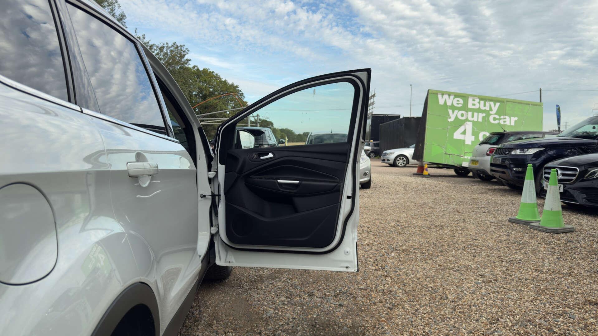 Ford Kuga view 43