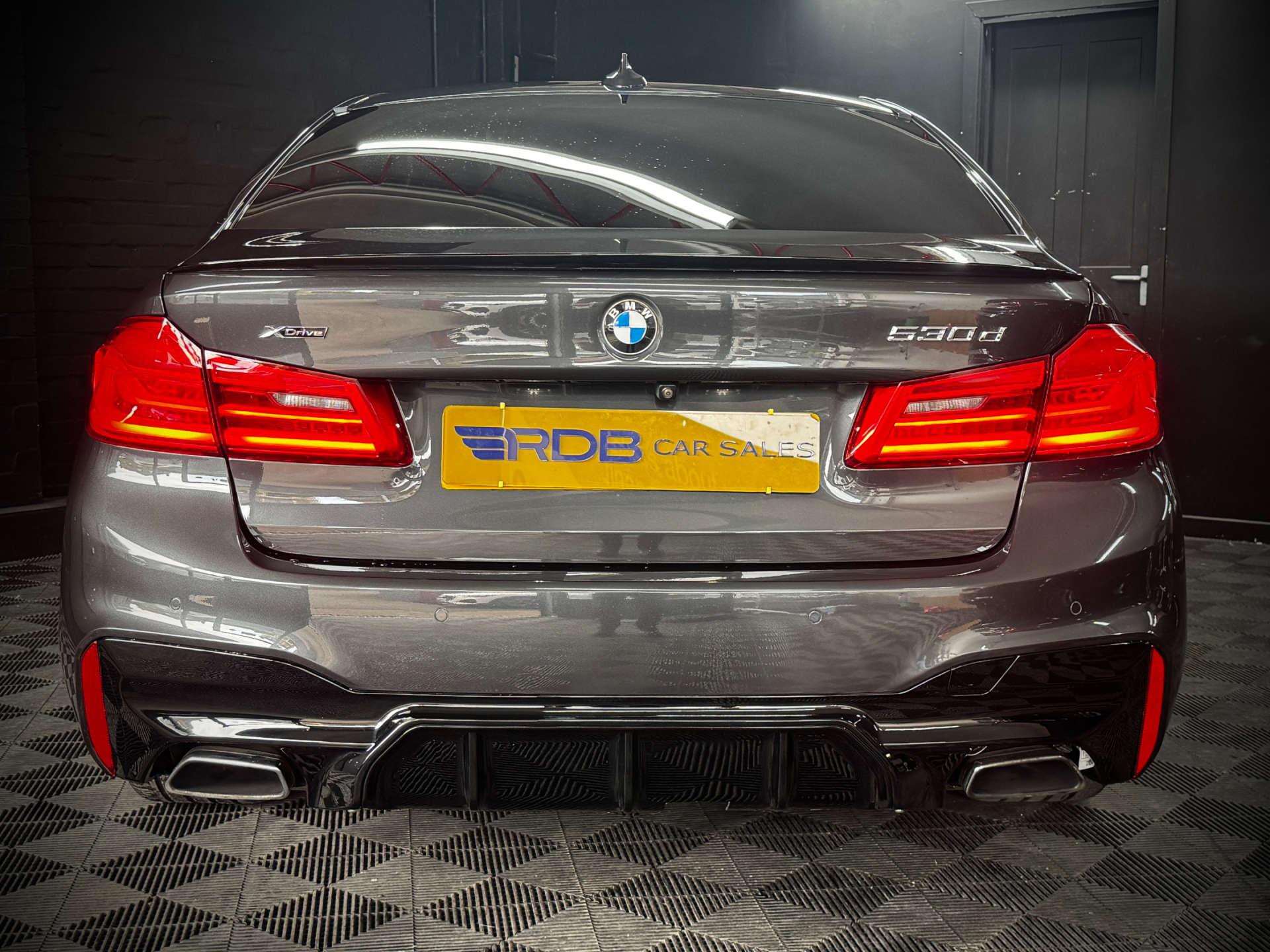 BMW 5 Series view 20