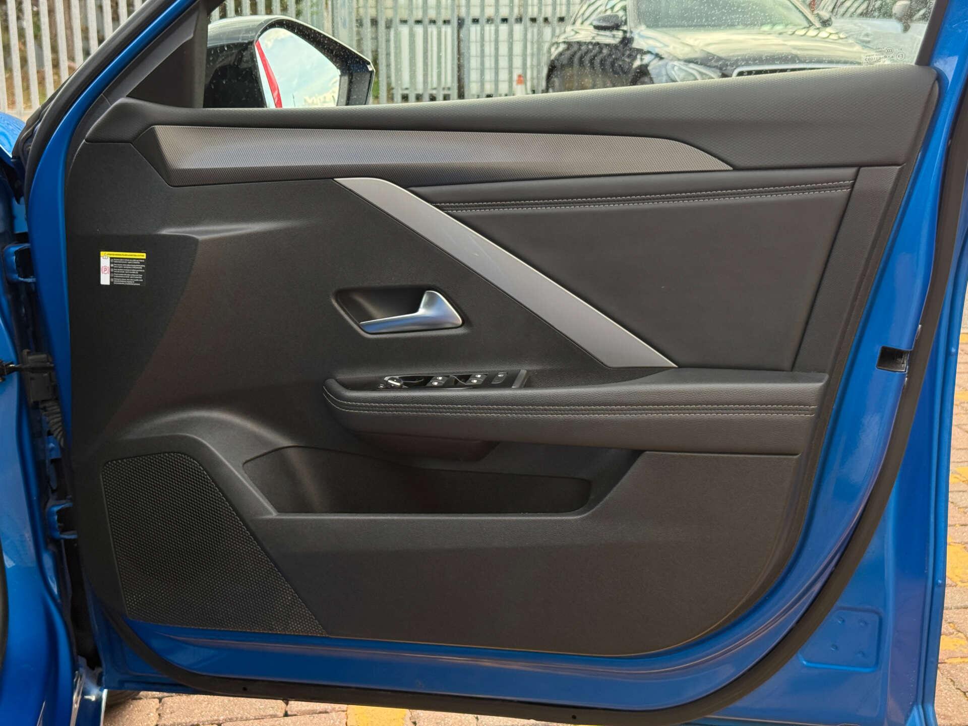 Vauxhall Astra view 18
