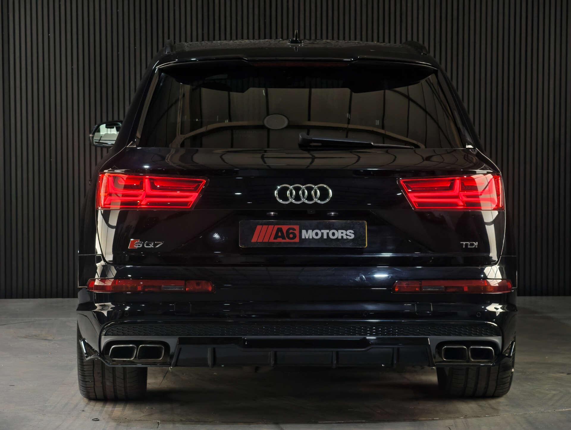 Audi SQ7 view 12