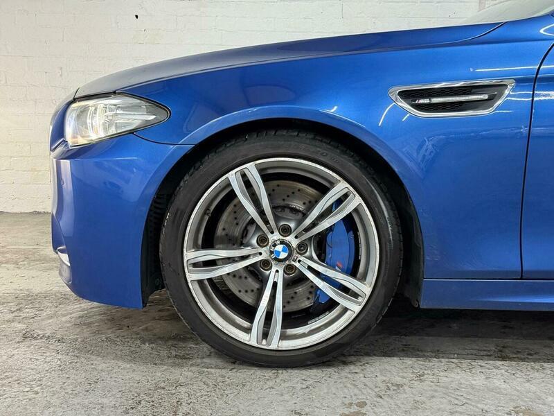 2014 BMW M5 image 32
