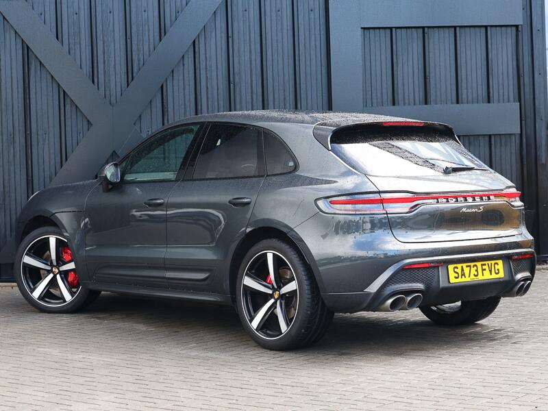 Porsche Macan view 18