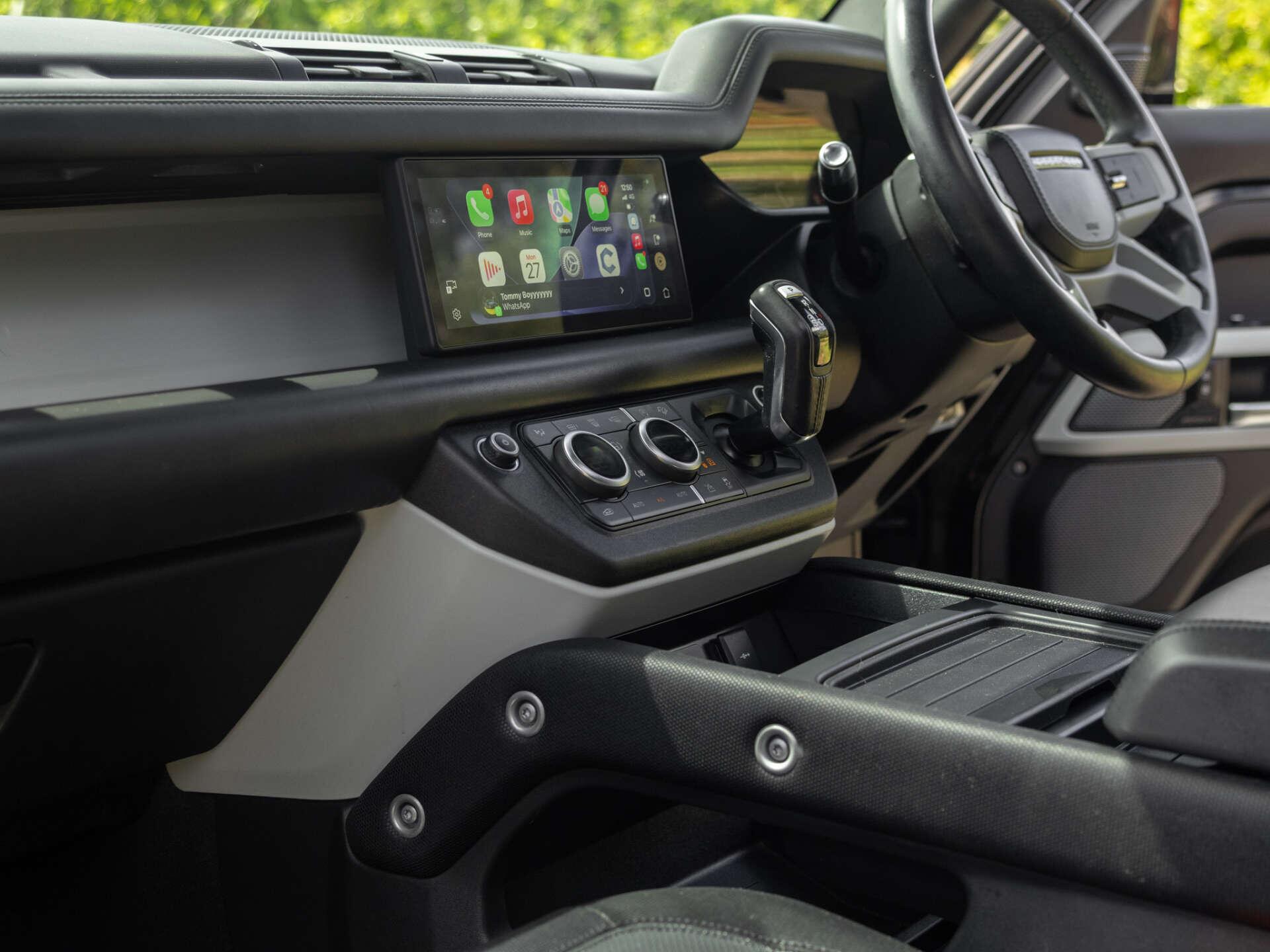 Land Rover Defender view 13