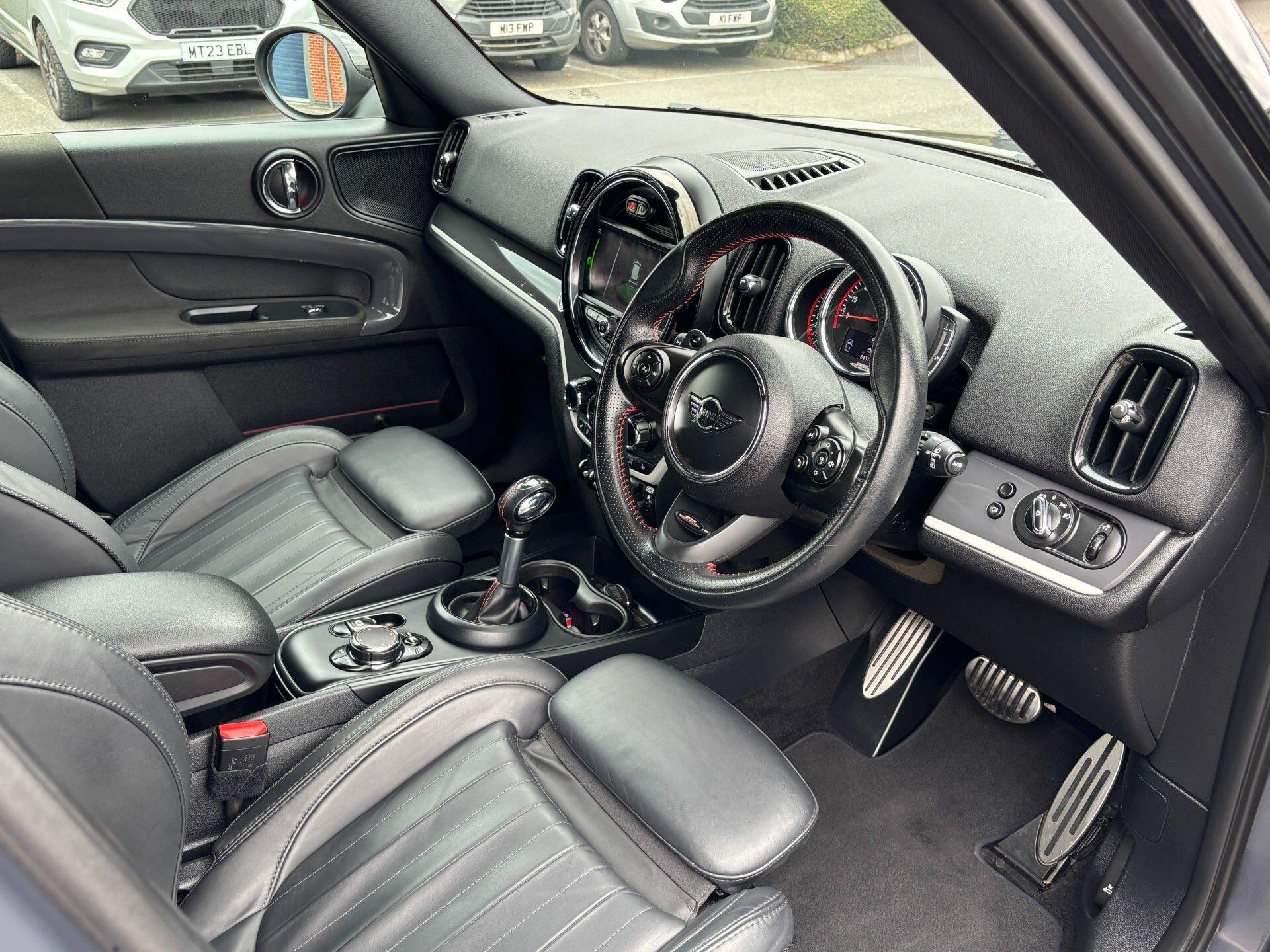 Mini Countryman view 31