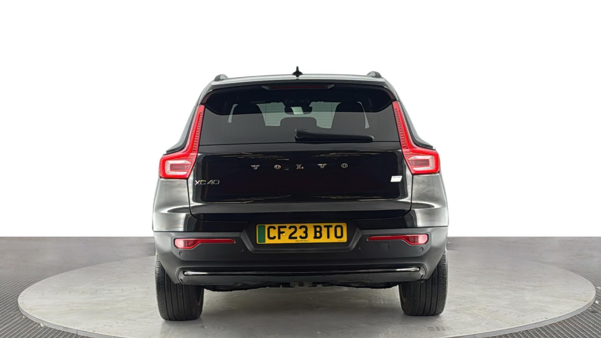 Volvo XC40 view 5