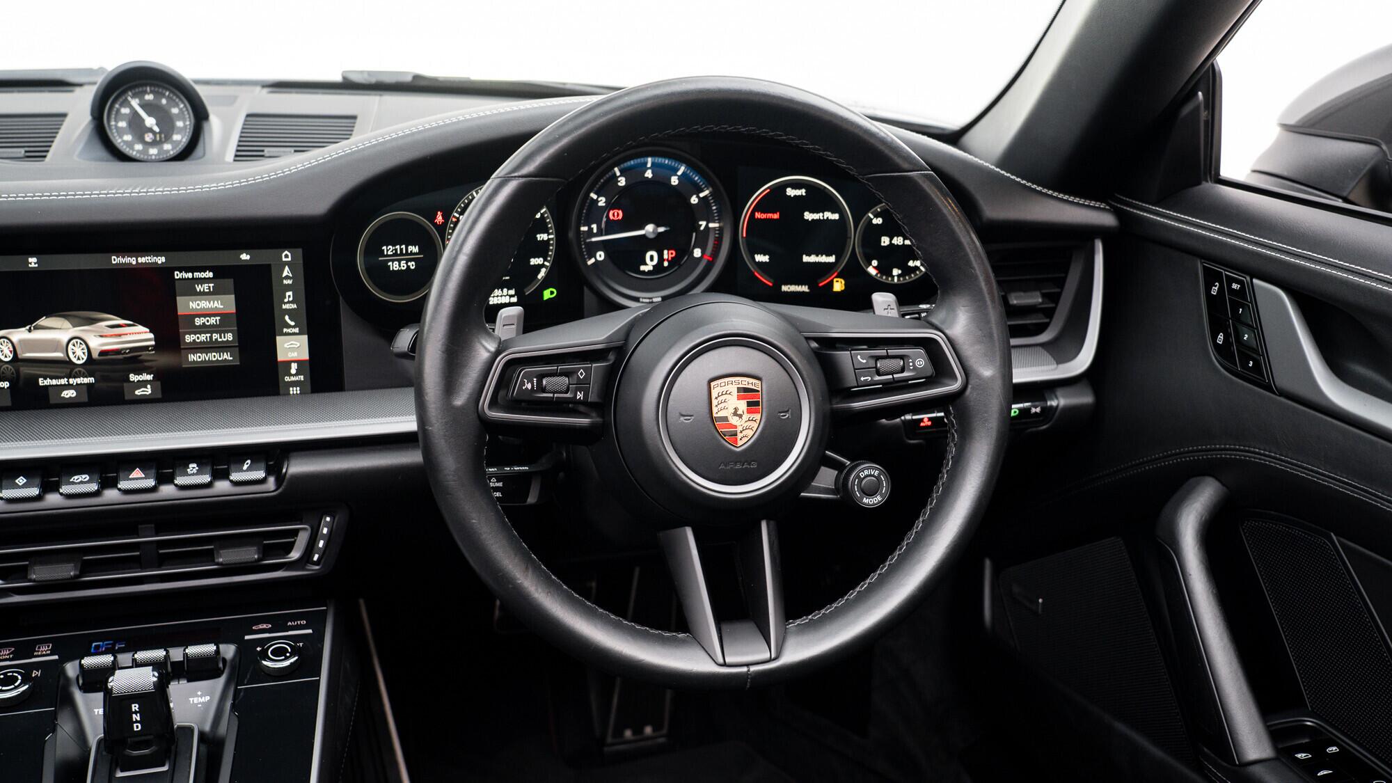 Porsche 911 view 22