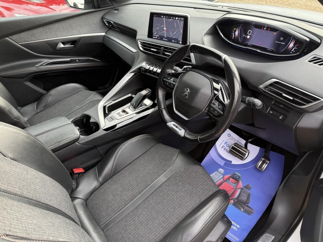 Peugeot 5008 view 9